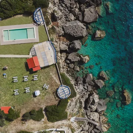 Hera Periyali Villa *